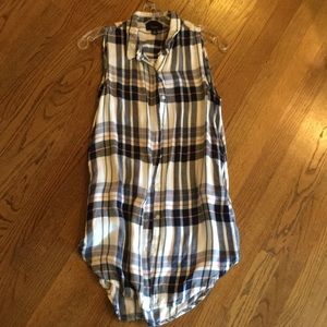 Sleeveless button down
